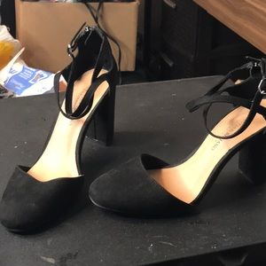 Closed toe strappy heel